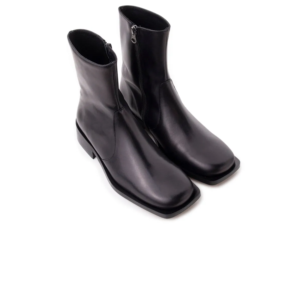 Fargo Black Leather