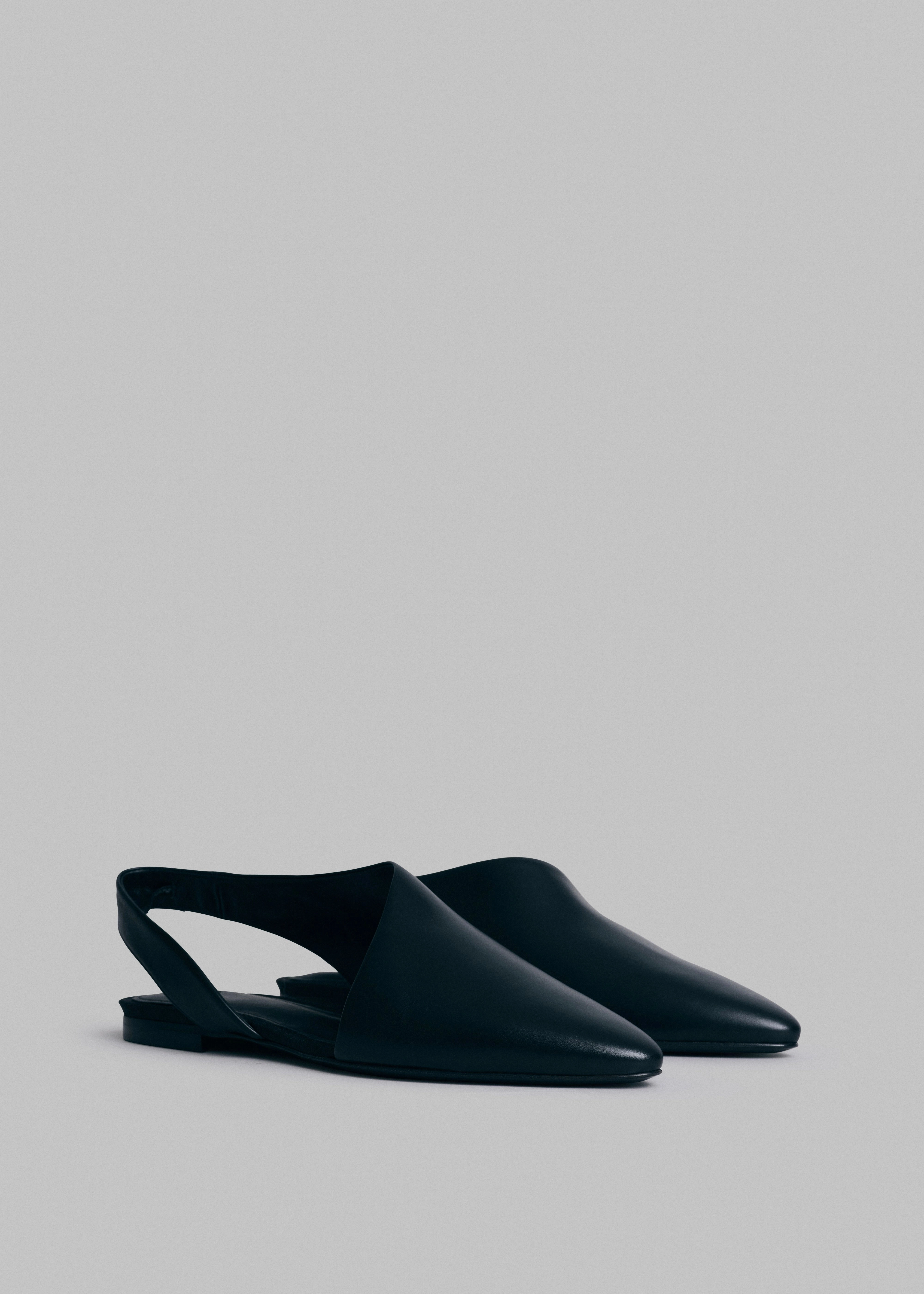 Slingback Flat in Leather - Black