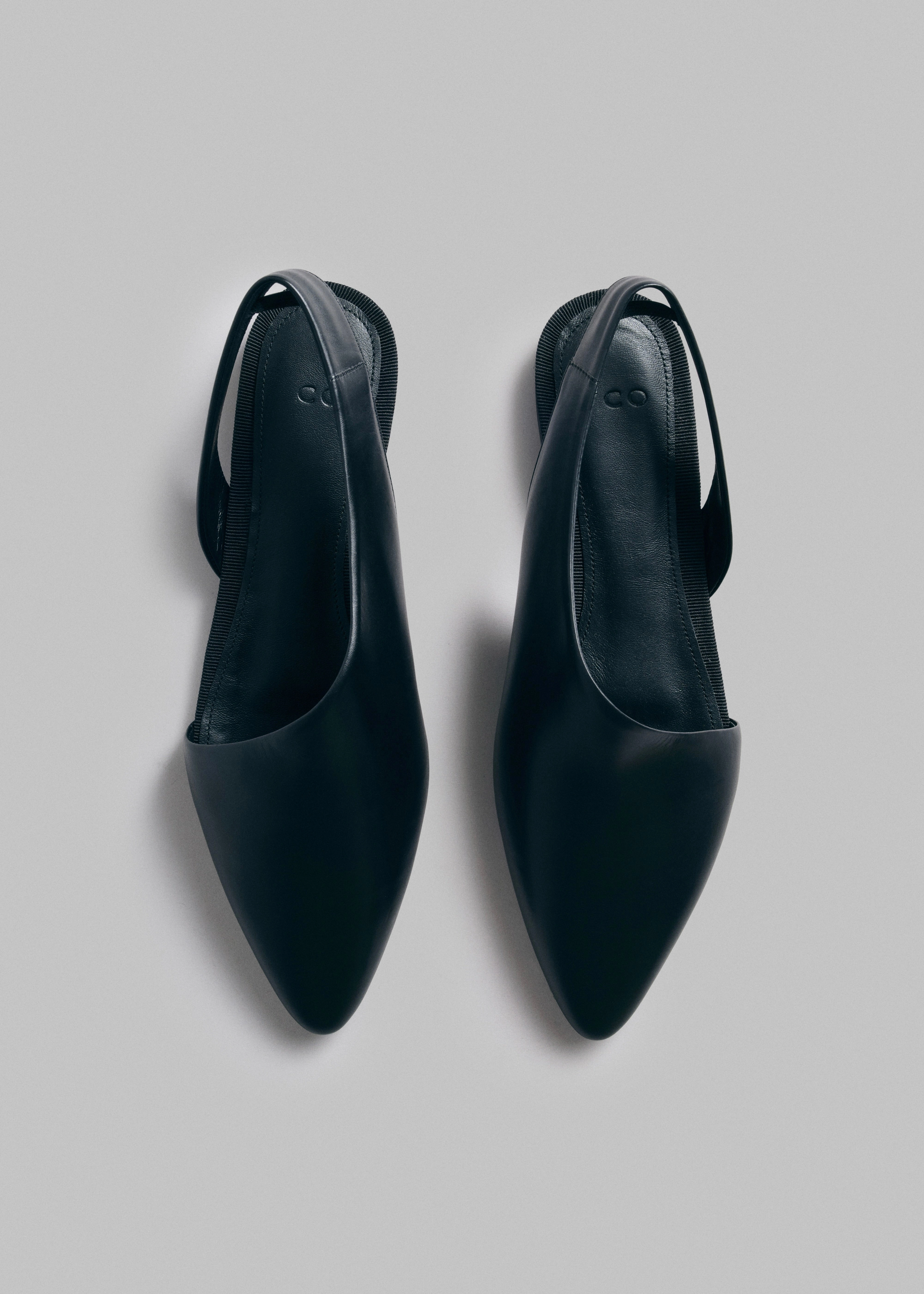 Slingback Flat in Leather - Black