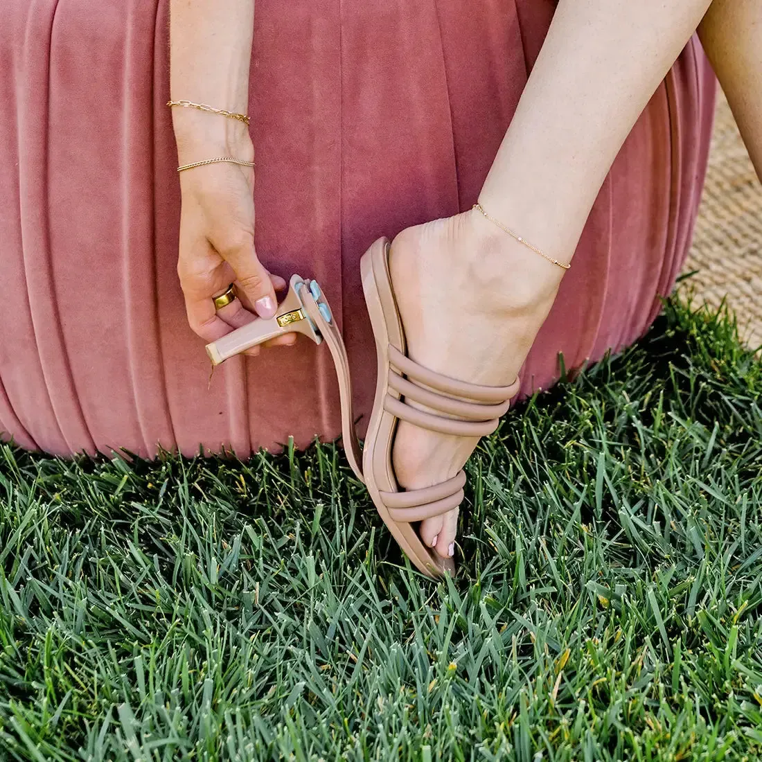 The Slide - Latte Vegan Leather Rope 4 Block