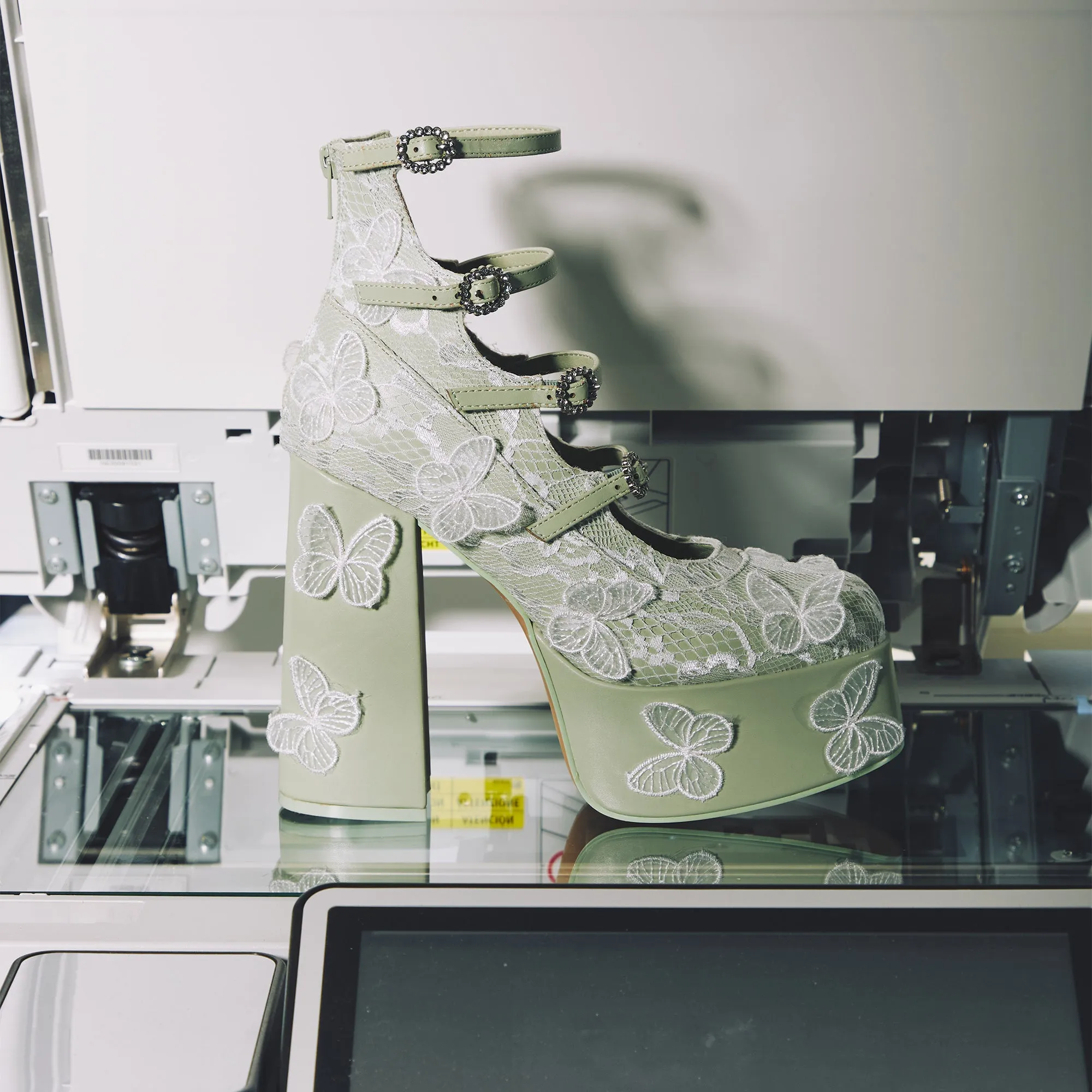 Wild Lotus Butterfly Lace Platform Heels - Green
